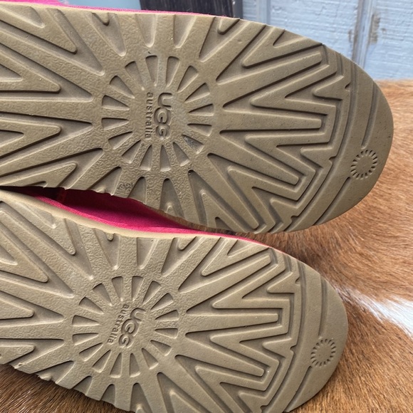 Kids little gril UGG winter boots size 3 check them out very nice thanks 🙏 - Picture 7 of 10